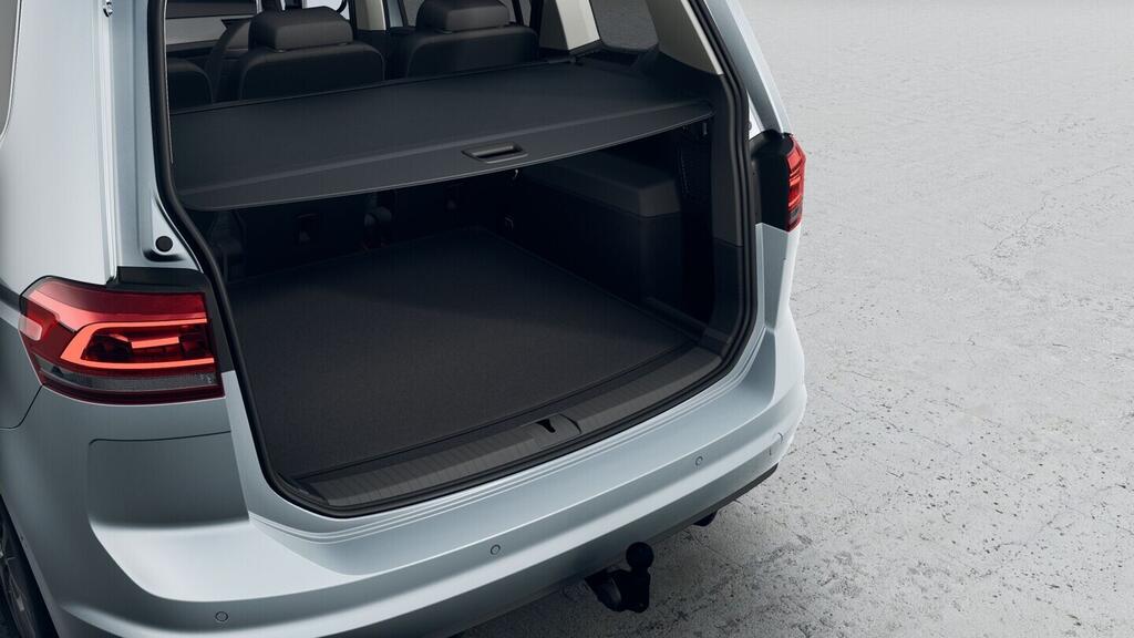 OH23O03730_18.webp_Touran People 1,5 TSI 110 kW EVO2 7DSG 110 kW