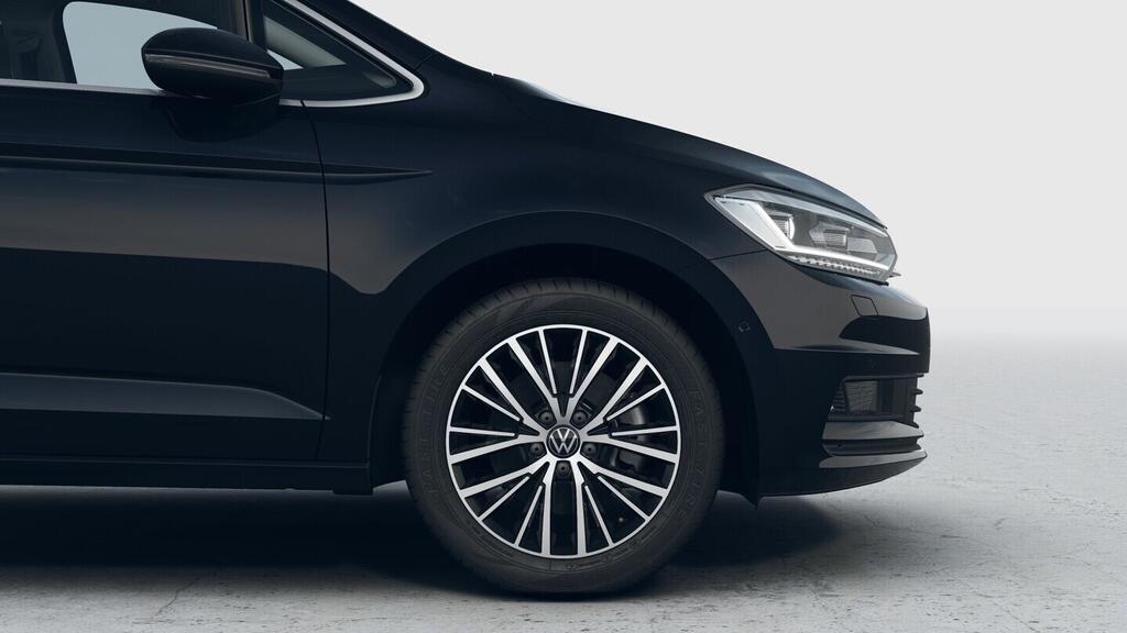 OH23O03732_15.webp_Touran People 1,5 TSI 110 kW EVO2 7DSG 110 kW