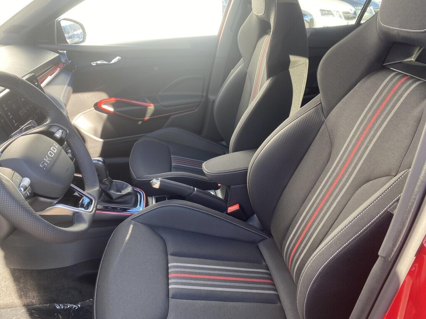 OI11002785_19.webp_Fabia Monte Carlo 1.0 TSI 85 kW