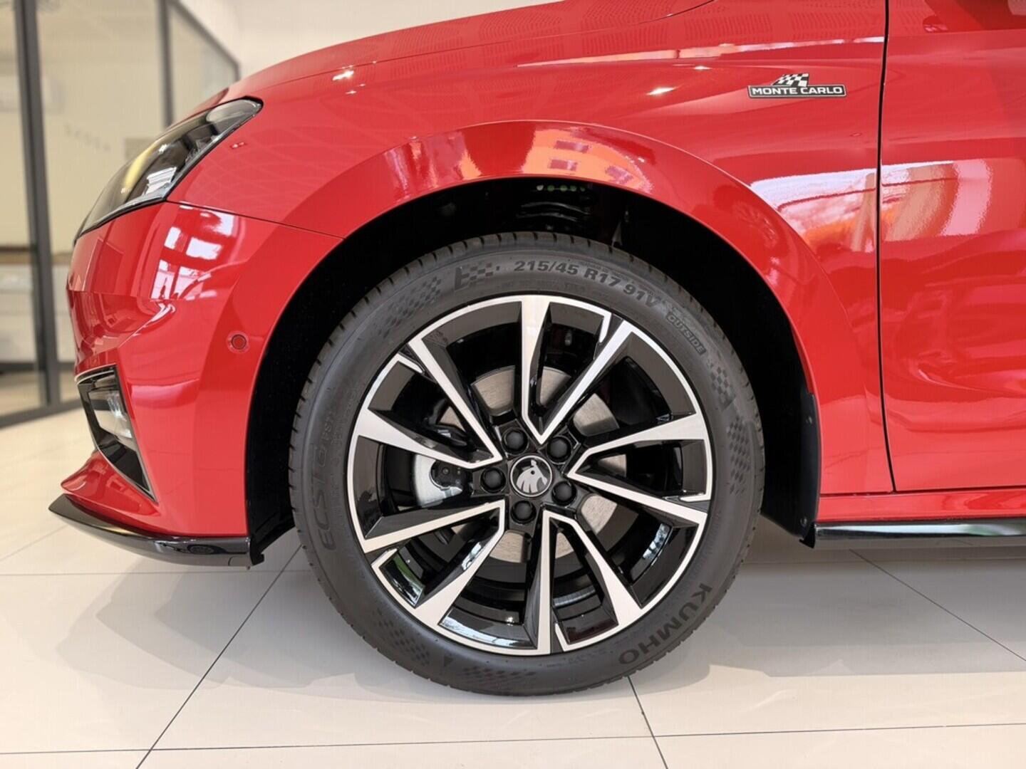 OI11002785_26.webp_Fabia Monte Carlo 1.0 TSI 85 kW DSG