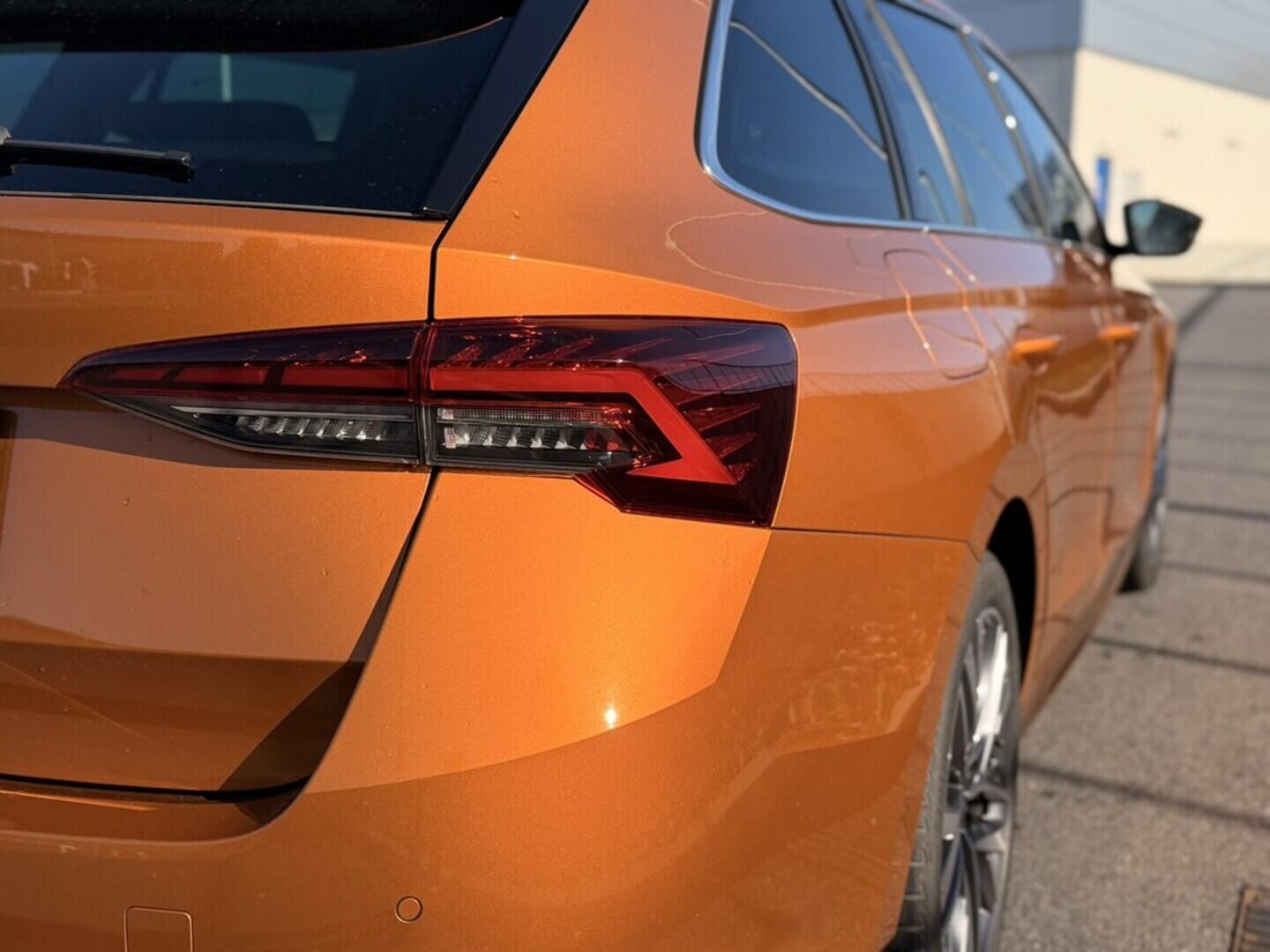 OI11002801_31.webp_Octavia Combi Selection  2,0 TDI 110 kW