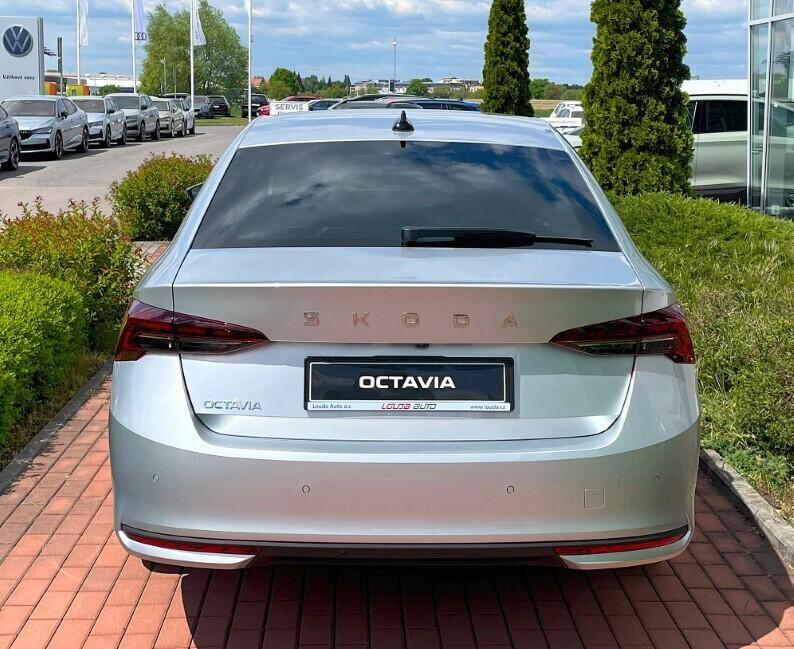 OI11002807_14.webp_Octavia First Edition Ultimate 2,0 TDI 110 kW 7-stup. automat.