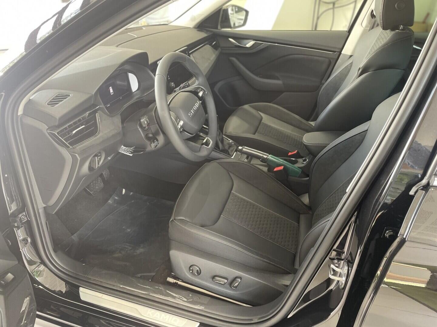 OI11002822_14.webp_Kamiq 130 let Premium 1.0 TSI 85 kW DSG