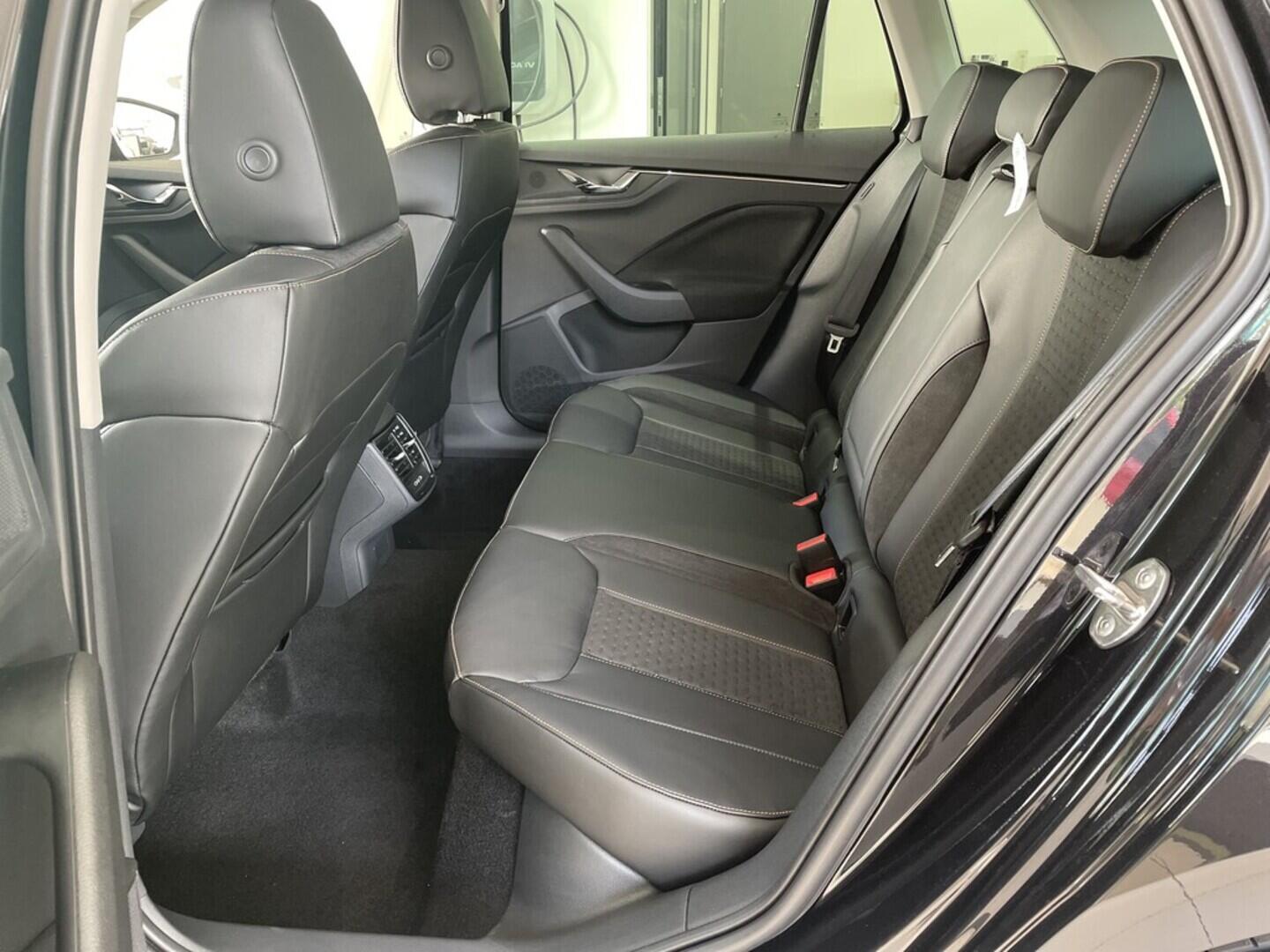 OI11002822_17.webp_Kamiq 130 let Premium 1.0 TSI 85 kW DSG