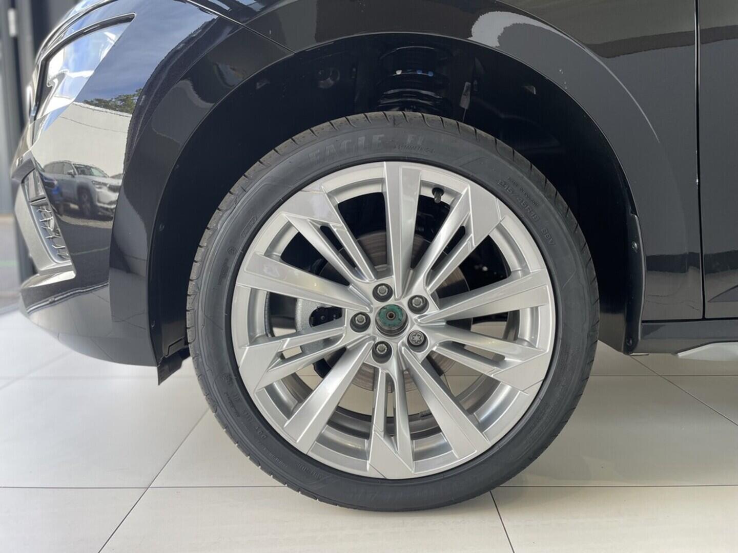 OI11002822_23.webp_Kamiq 130 let Premium 1.0 TSI 85 kW DSG