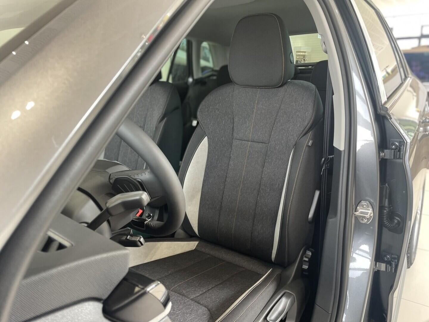 OI11002827_20.webp_Kamiq 130 let Premium 1.0 TSI 85 kW DSG