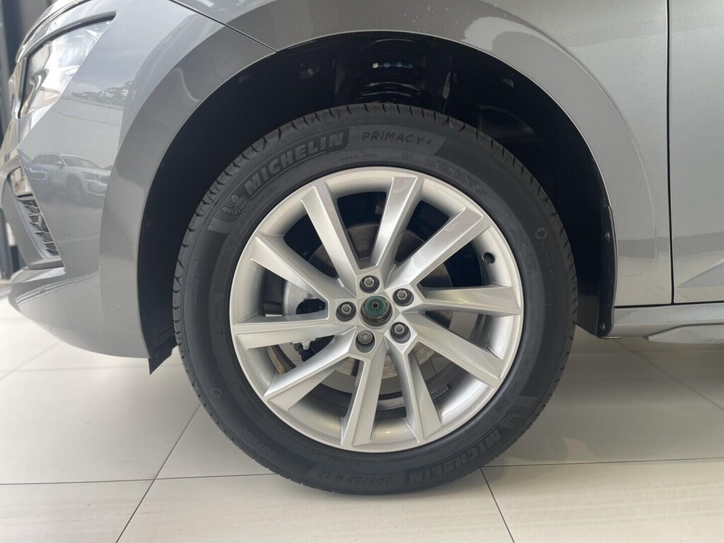 OI11002827_23.webp_Kamiq 130 let Premium 1.0 TSI 85 kW DSG
