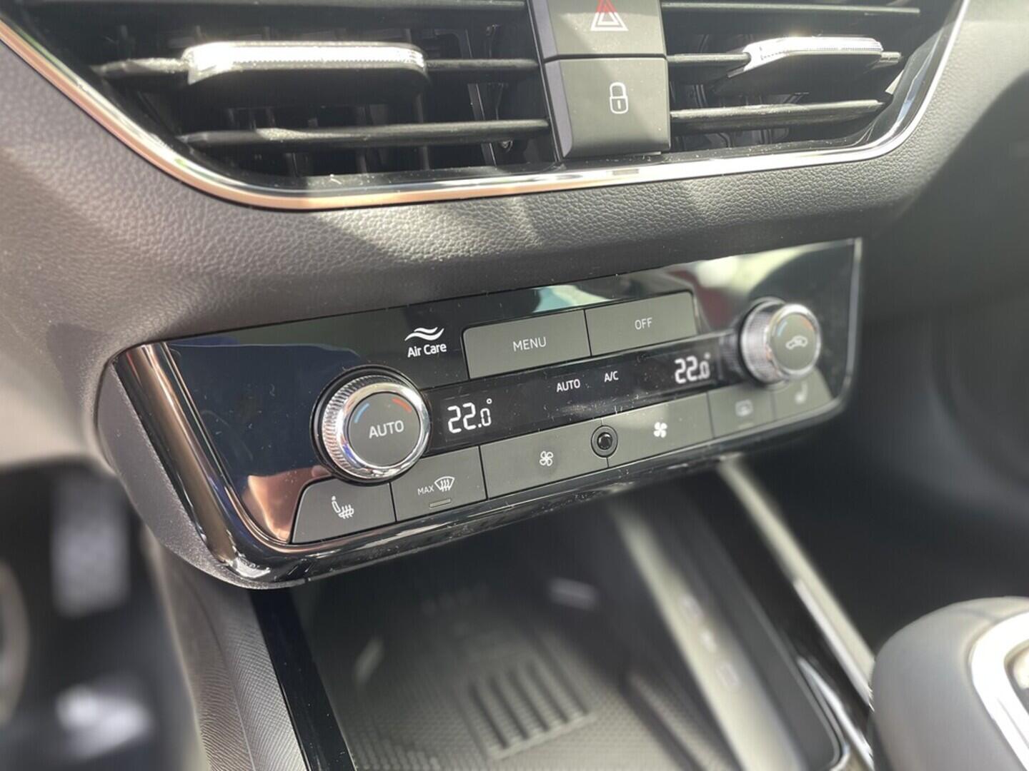 OI11002830_21.webp_Kamiq 130 let Premium 1.0 TSI 85 kW DSG