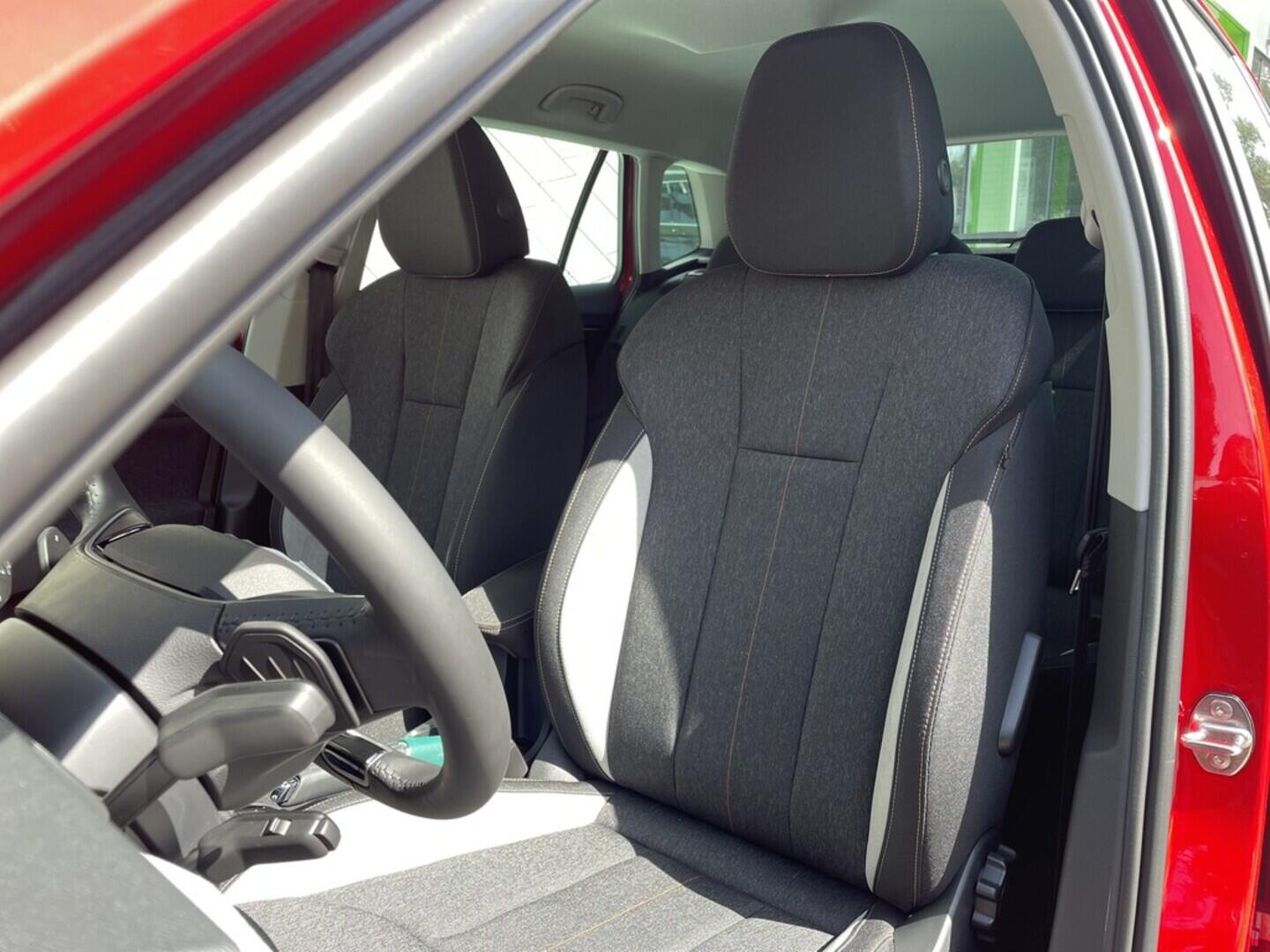 OI11002830_23.webp_Kamiq 130 let Premium 1.0 TSI 85 kW DSG