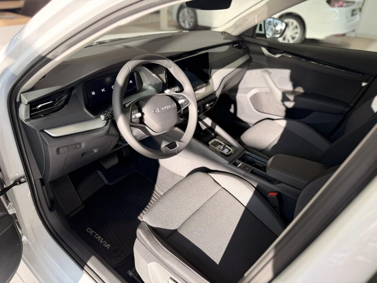 OI11002833_15.webp_Octavia Selection 1.5 TSI m- HEV 85 kW DSG