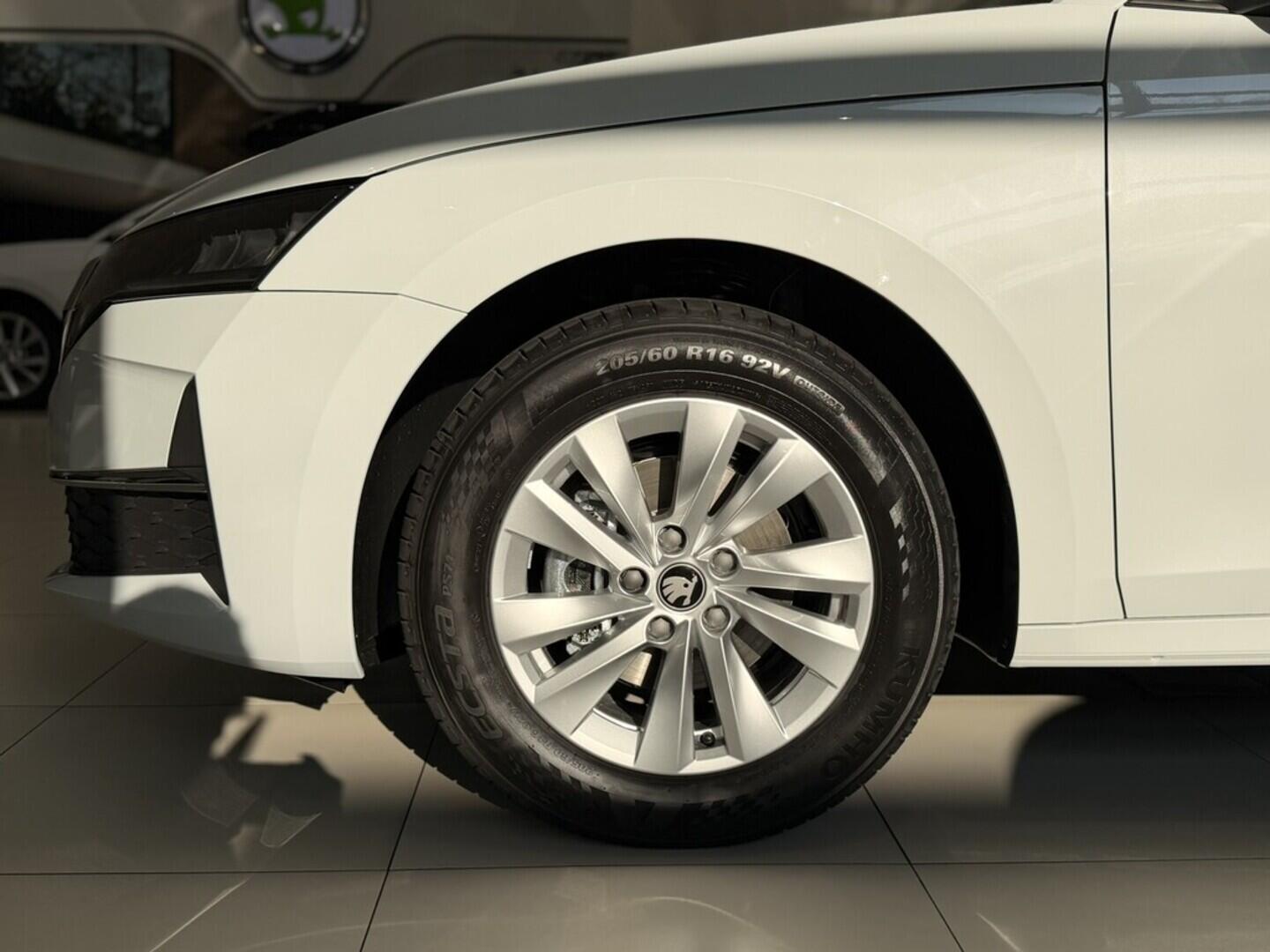 OI11002833_21.webp_Octavia Selection 1.5 TSI m- HEV 85 kW DSG