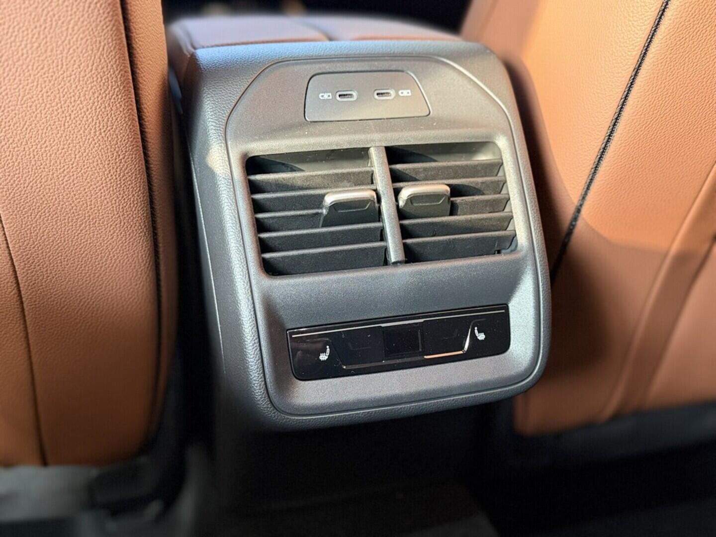 OI11002837_17.webp_Superb L&K 2.0 TDI 142 kW 4x4