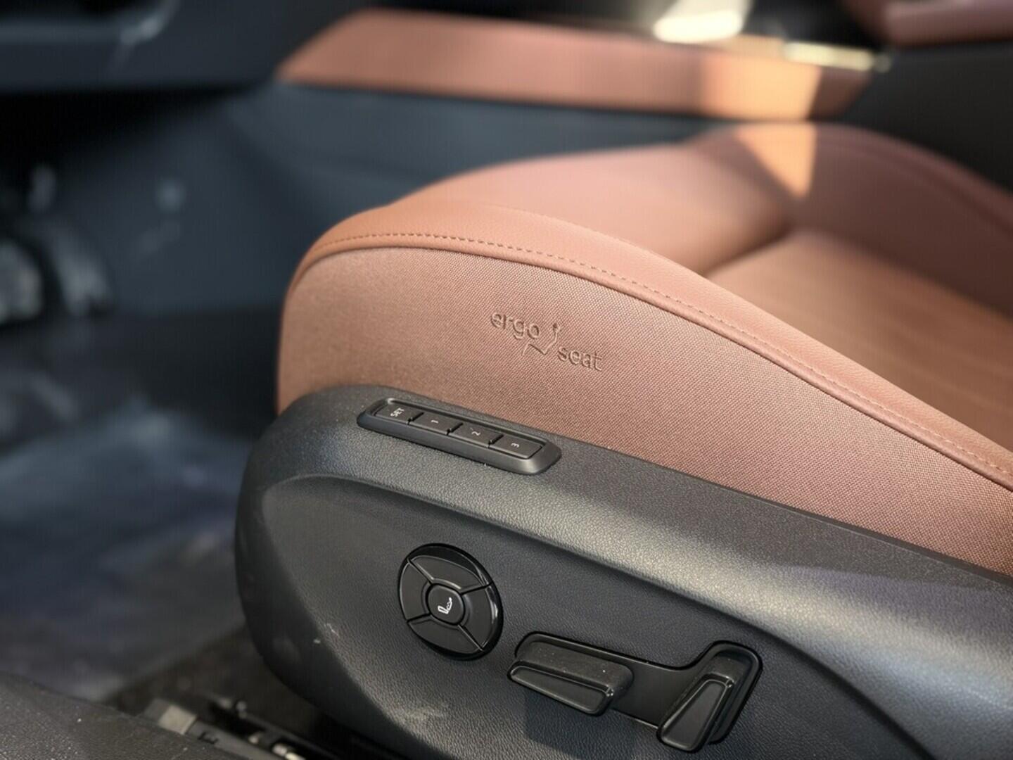 OI11002837_21.webp_Superb L&K 2.0 TDI 142 kW 4x4