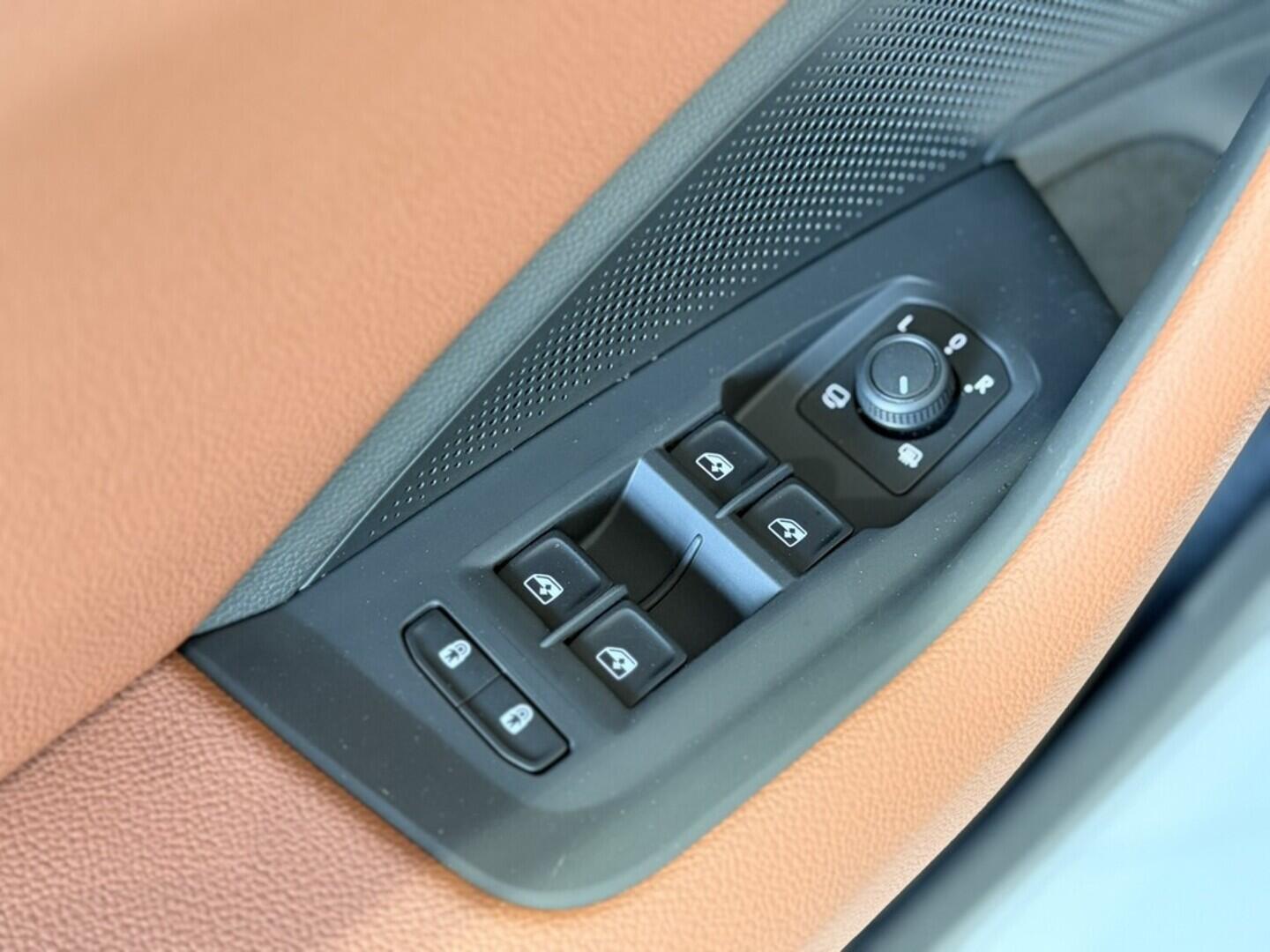 OI11002837_31.webp_Superb L&K 2.0 TDI 142 kW 4x4