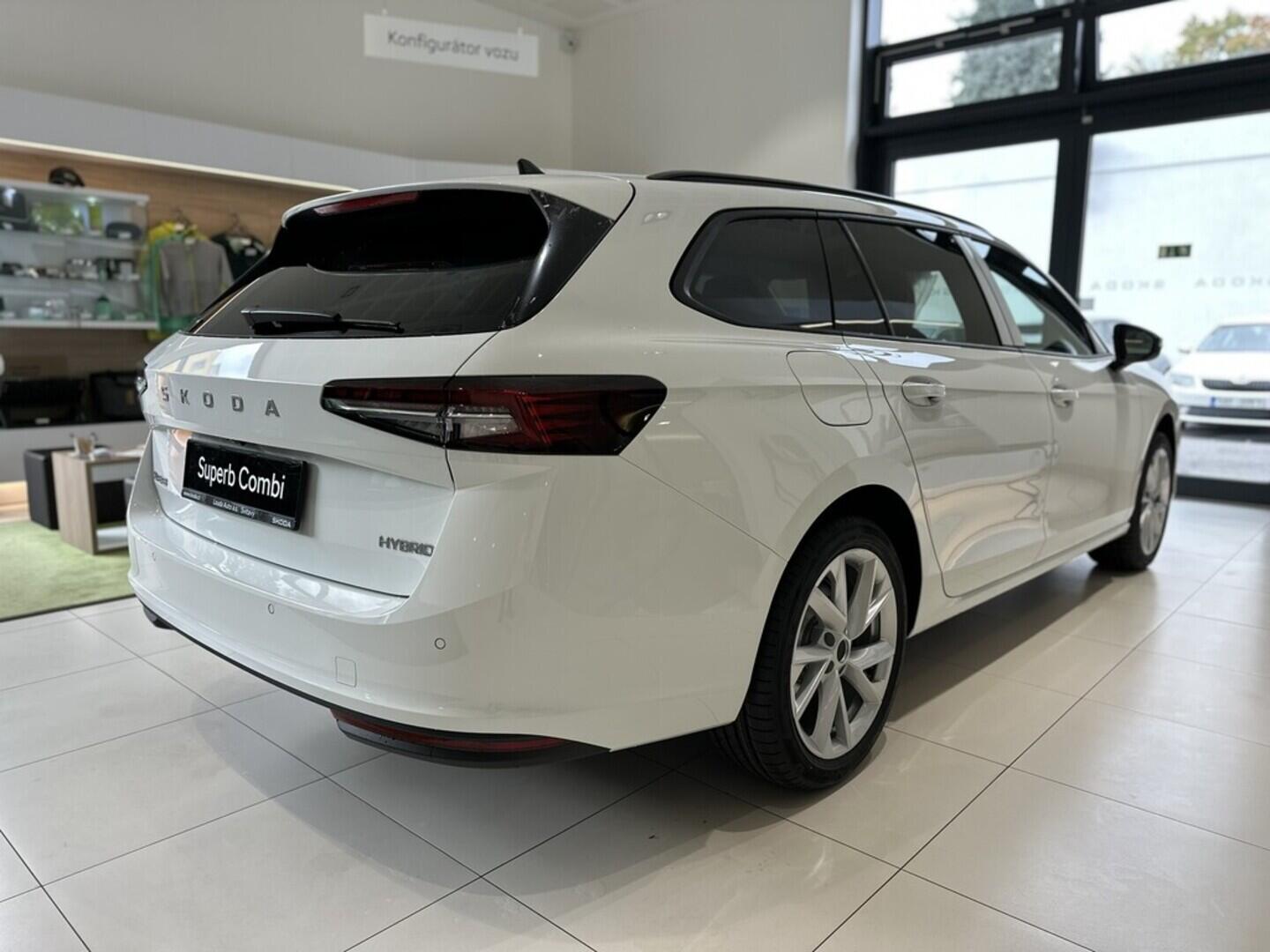OI11002839_13.webp_Superb Selection 1.5 TSI m-HEV 110 kW DSG