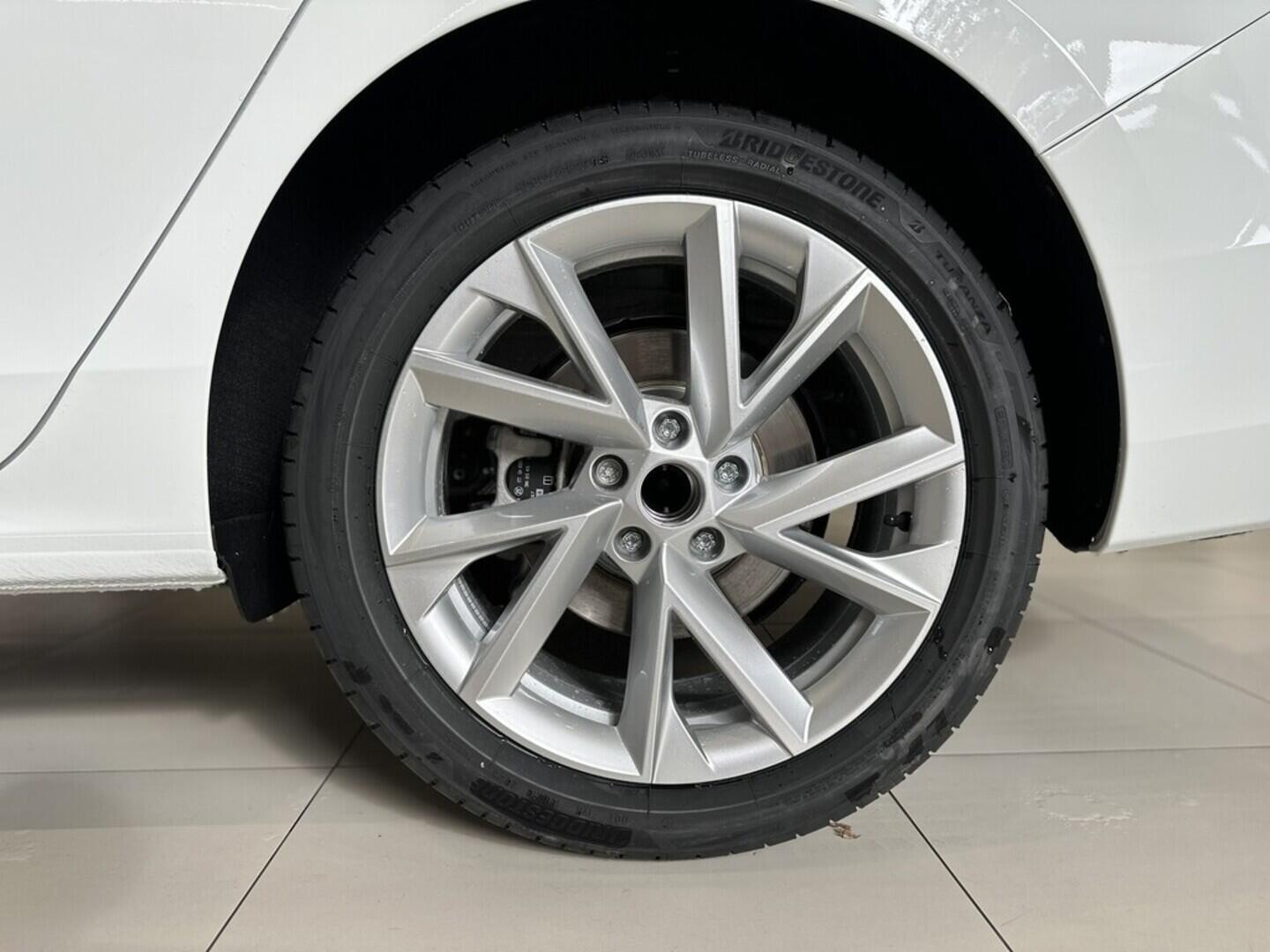OI11002839_23.webp_Superb Selection 1.5 TSI m-HEV 110 kW DSG