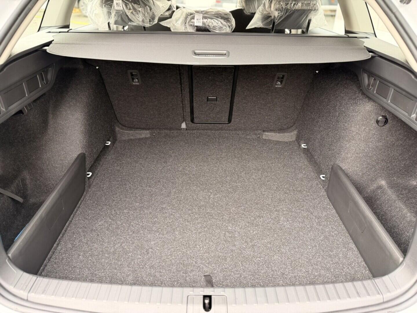 OI11002842_19.webp_Octavia Combi Selection 1.5 TSI 85 kW DSG