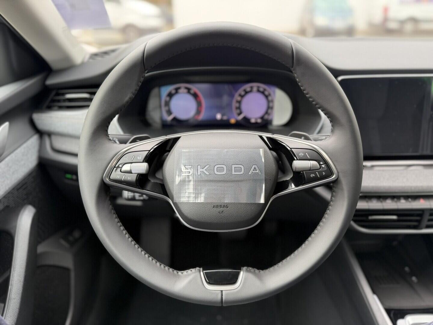 OI11002844_17.webp_Octavia Combi Top Selection 2,0 TDI 110 kW  