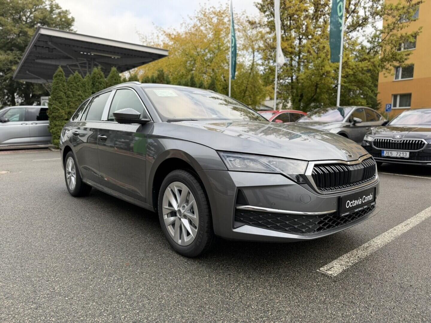 OI11002845_12.webp_Octavia Combi Top Selection 2,0 TDI 110 kW  