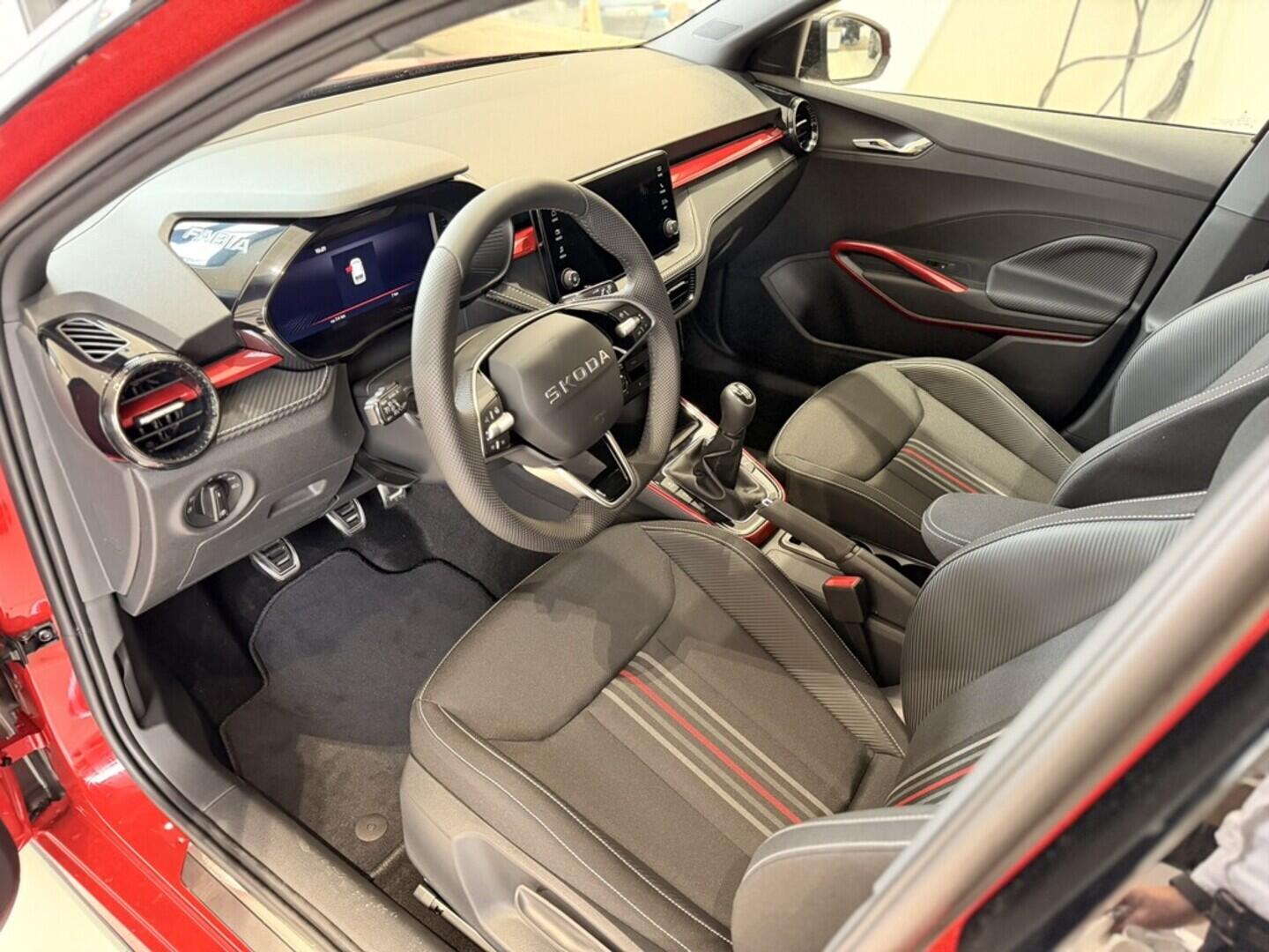 OI11002855_14.webp_Fabia Monte Carlo 1.0 TSI 85 kW
