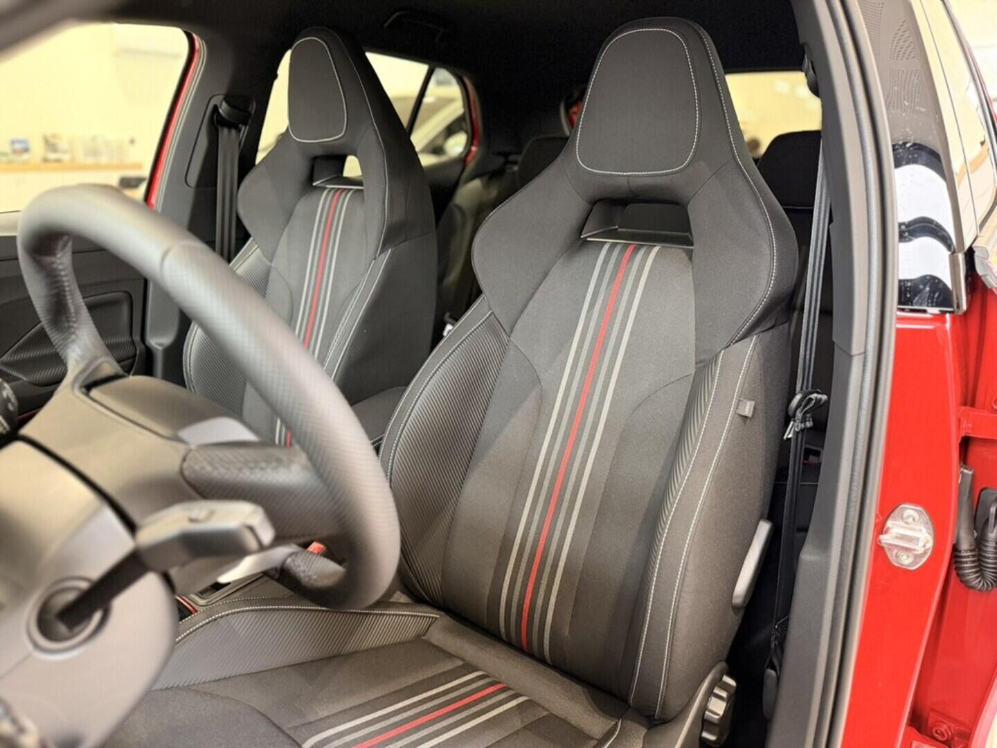OI11002855_19.webp_Fabia Monte Carlo 1.0 TSI 85 kW