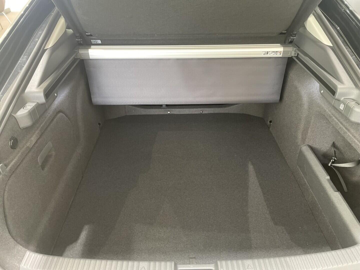 OI11002859_22.webp_Superb L&K 2.0 TSI 195 kW 4x4
