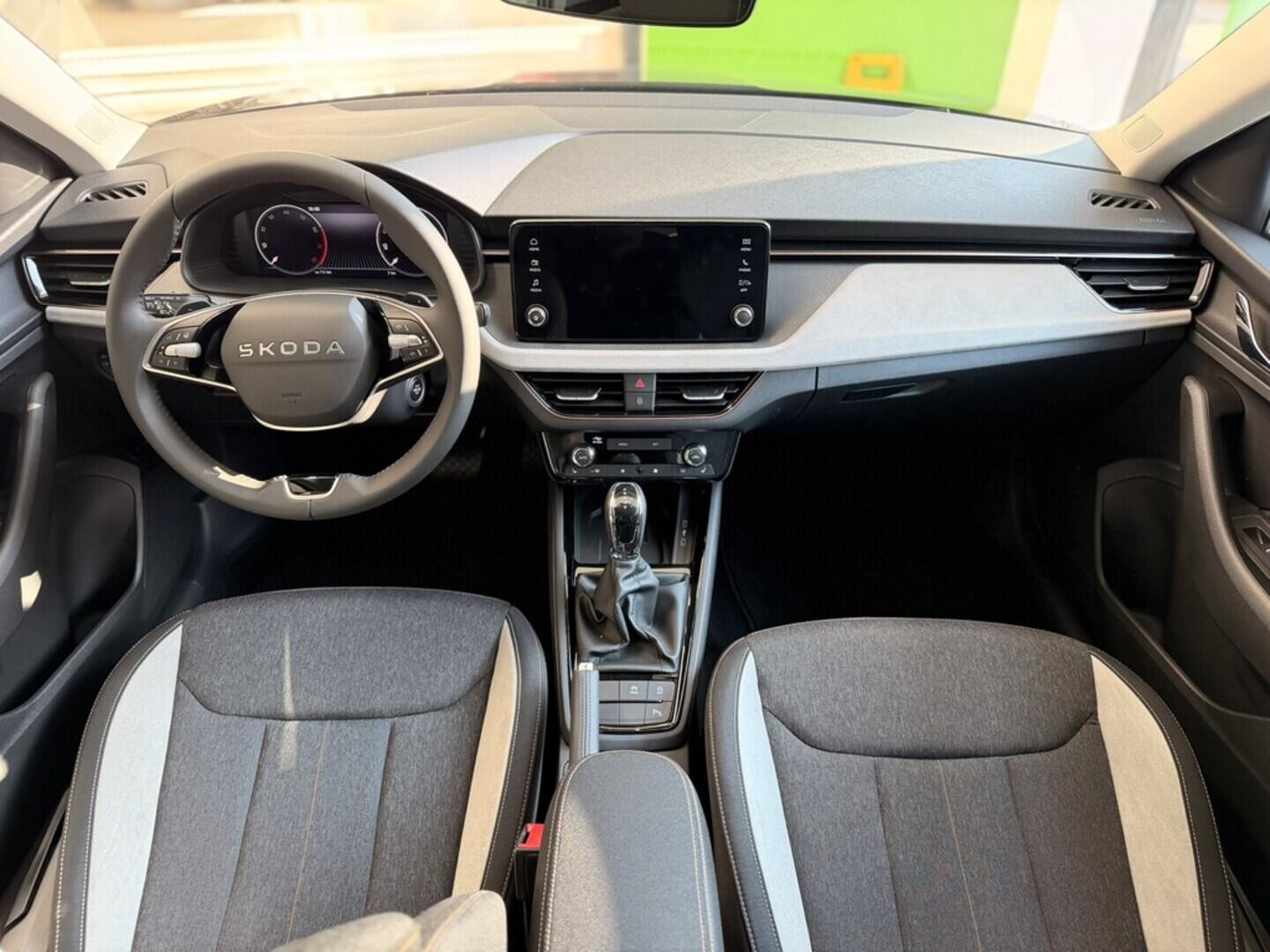 OI11002875_16.webp_Scala 130 Let Premium 1.0 TSI 85 kW DSG