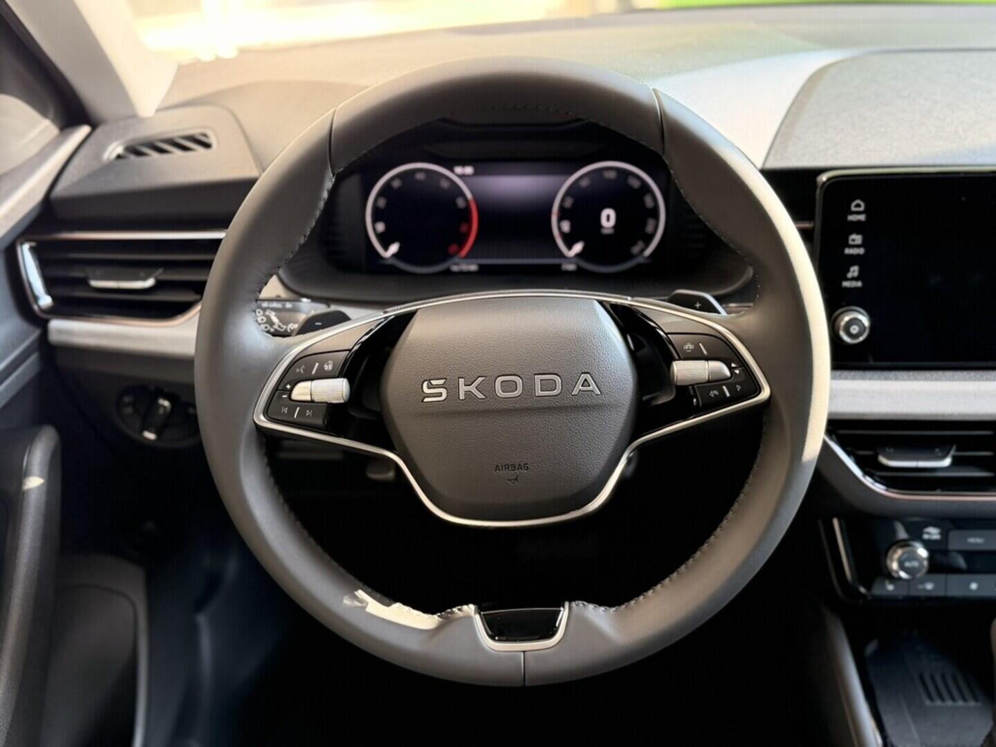 OI11002875_17.webp_Scala 130 Let Premium 1.0 TSI 85 kW DSG