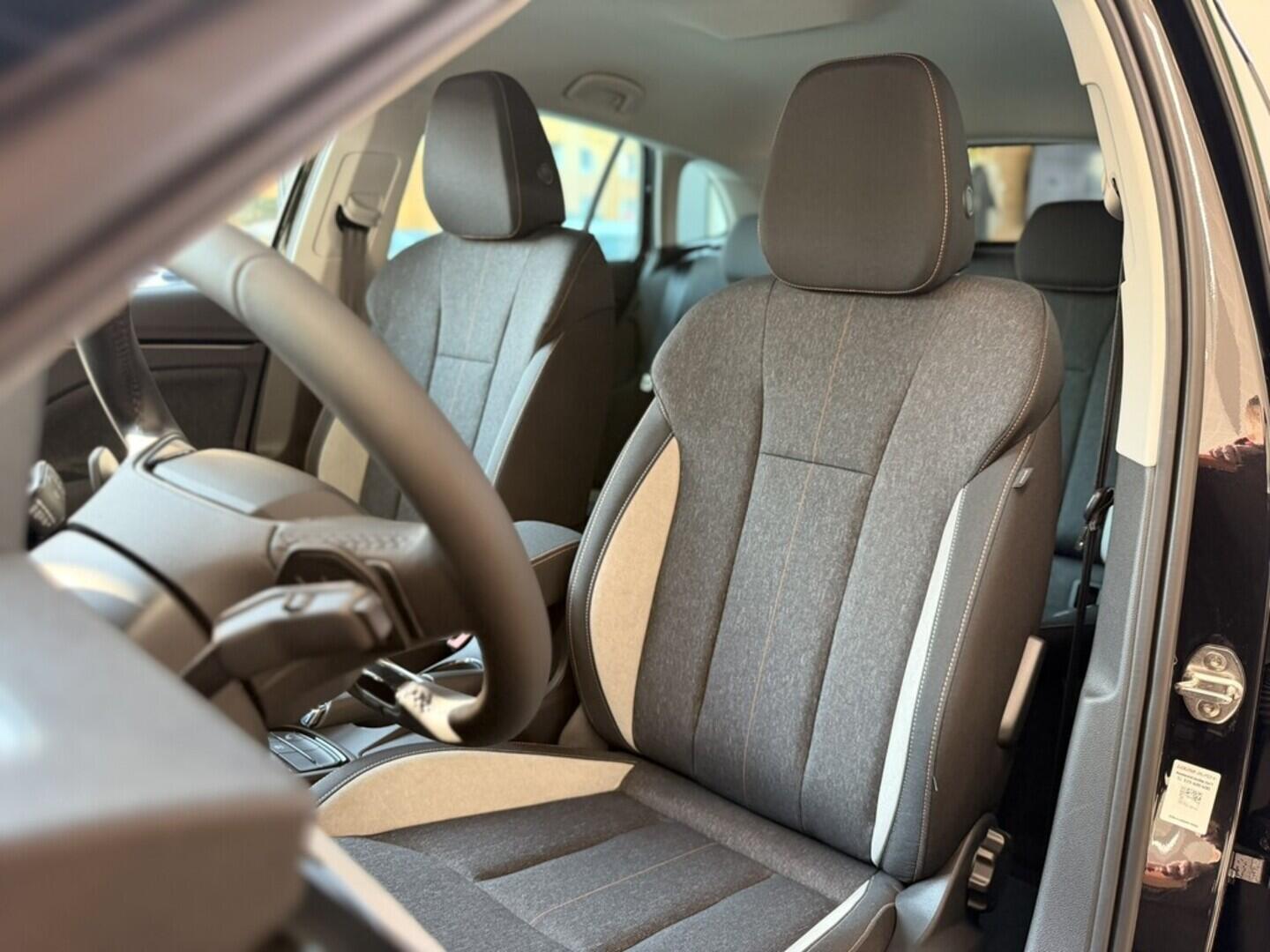 OI11002875_21.webp_Scala 130 Let Premium 1.0 TSI 85 kW DSG