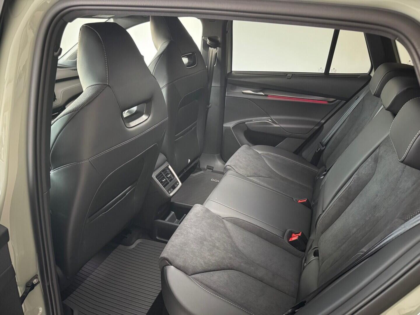 OI11002885_16.webp_Elroq Sportline 85 82 kWh 210 kW