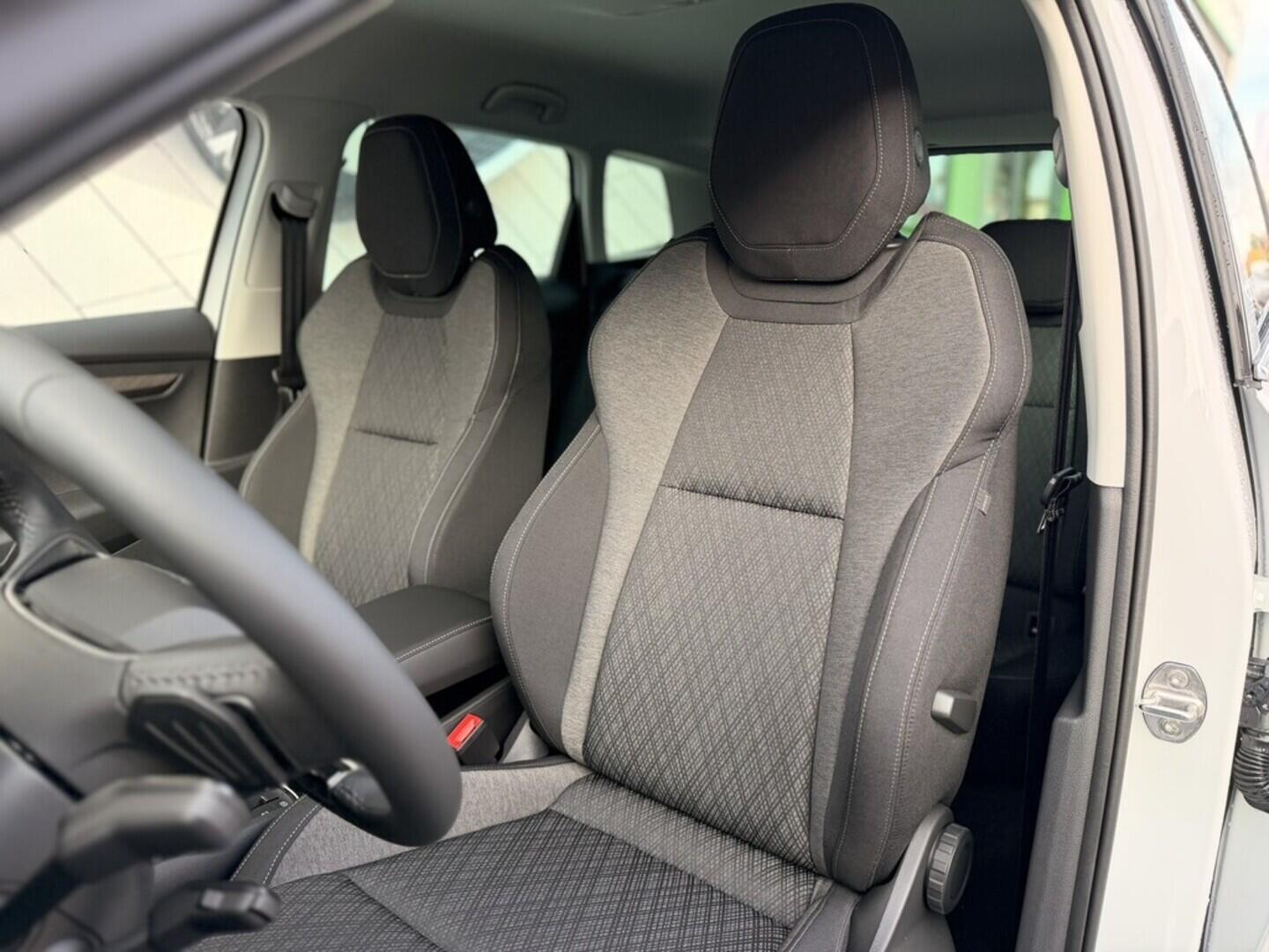 OI11002887_22.webp_Karoq Top Selection 1.5 TSI 110 kW DSG