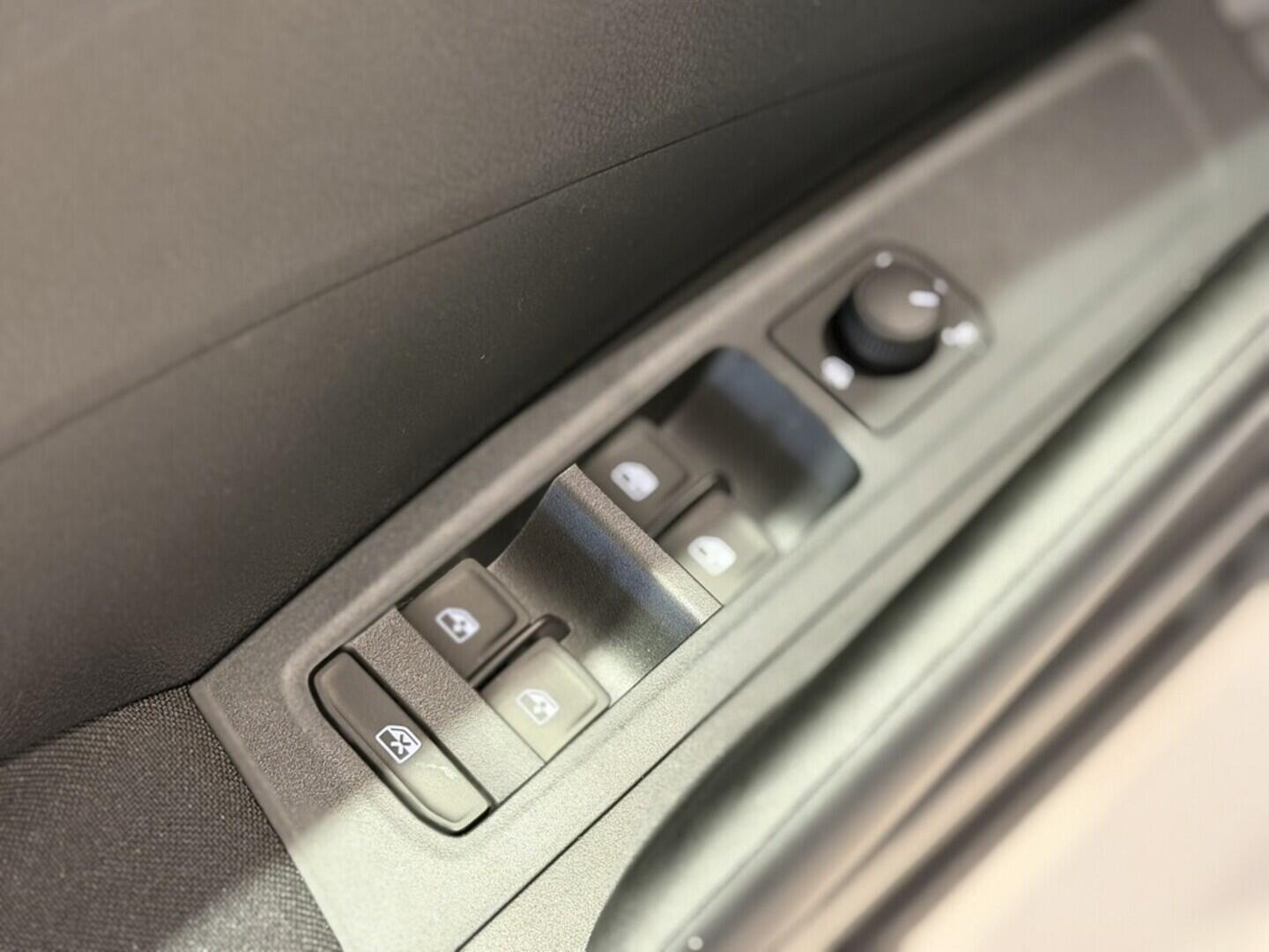 OI11002892_24.webp_Fabia 130 Let 1.0 MPI 59 kW