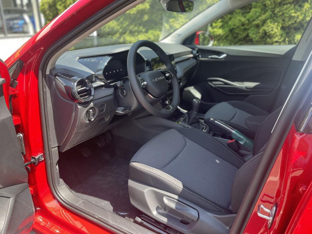 OI11002898_15.webp_Škoda Fabia Selection1.0 MPI 59 kW červená