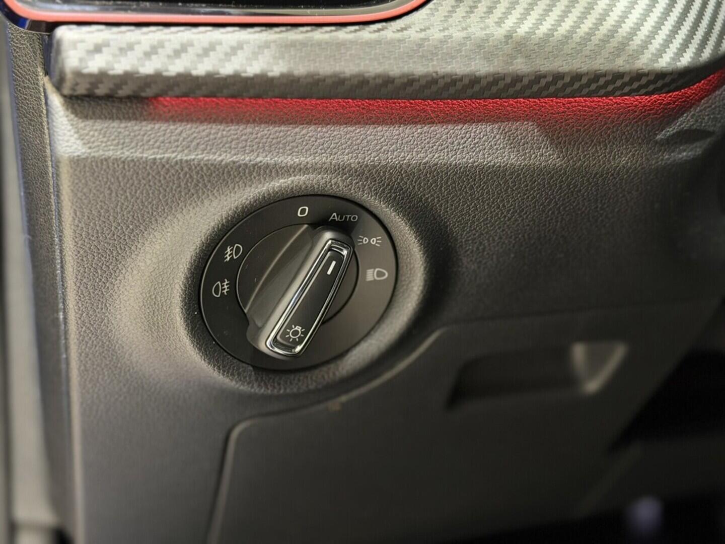 OI11002899_24.webp_Scala Monte Carlo 1.0 TSI 85 kW DSG