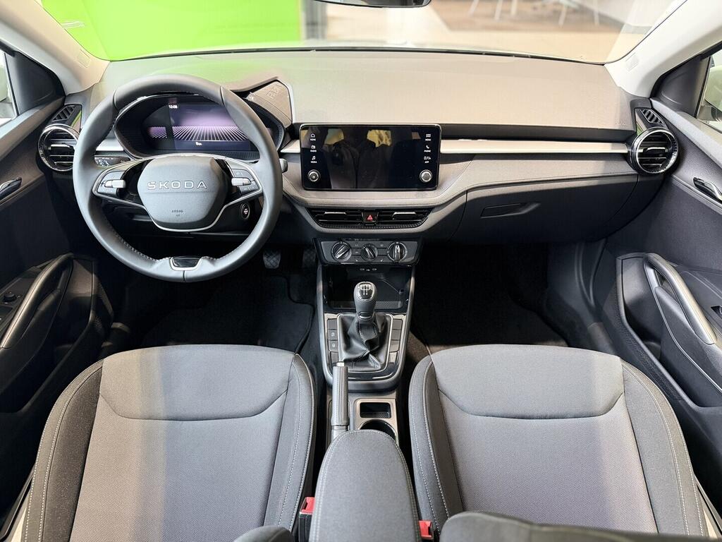 OI11002906_17.webp_Fabia Selection 1.0 MPI 59 kW zelená