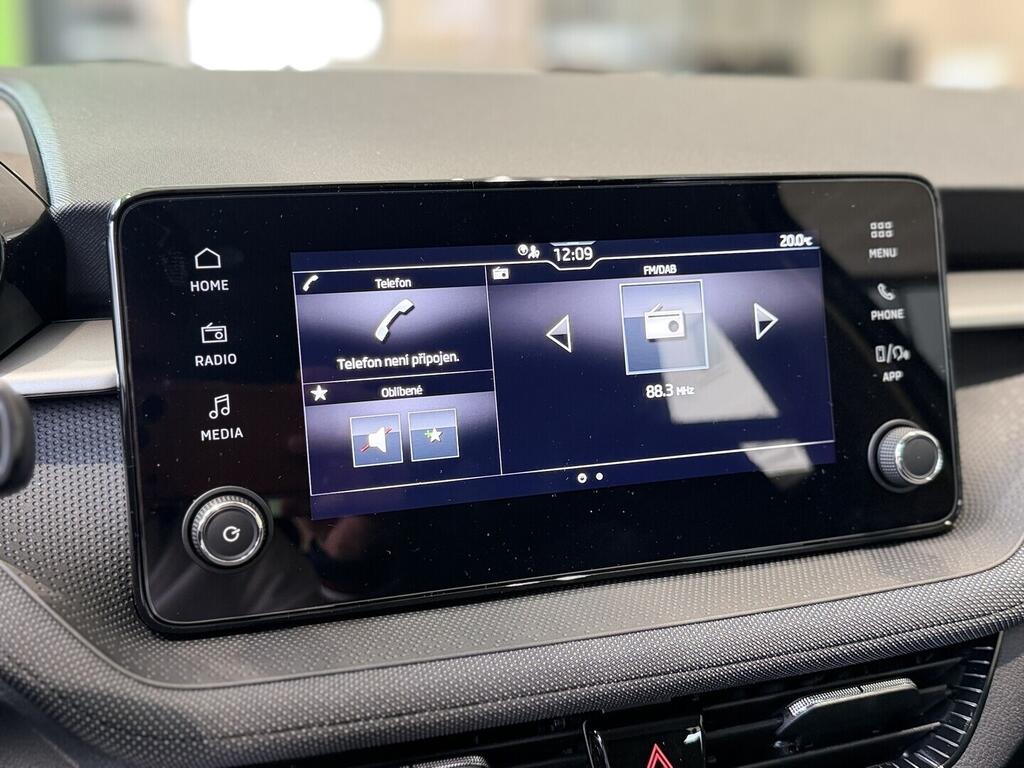 OI11002906_24.webp_Fabia Selection 1.0 MPI 59 kW zelená