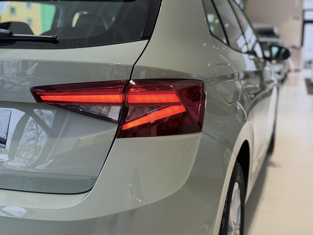 OI11002906_30.webp_Fabia Selection 1.0 MPI 59 kW zelená