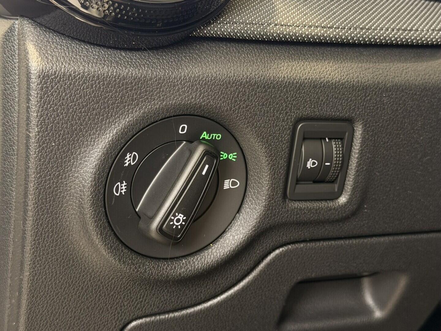 OI11002907_22.webp_Fabia Selection 1.0 MPI 59 kW