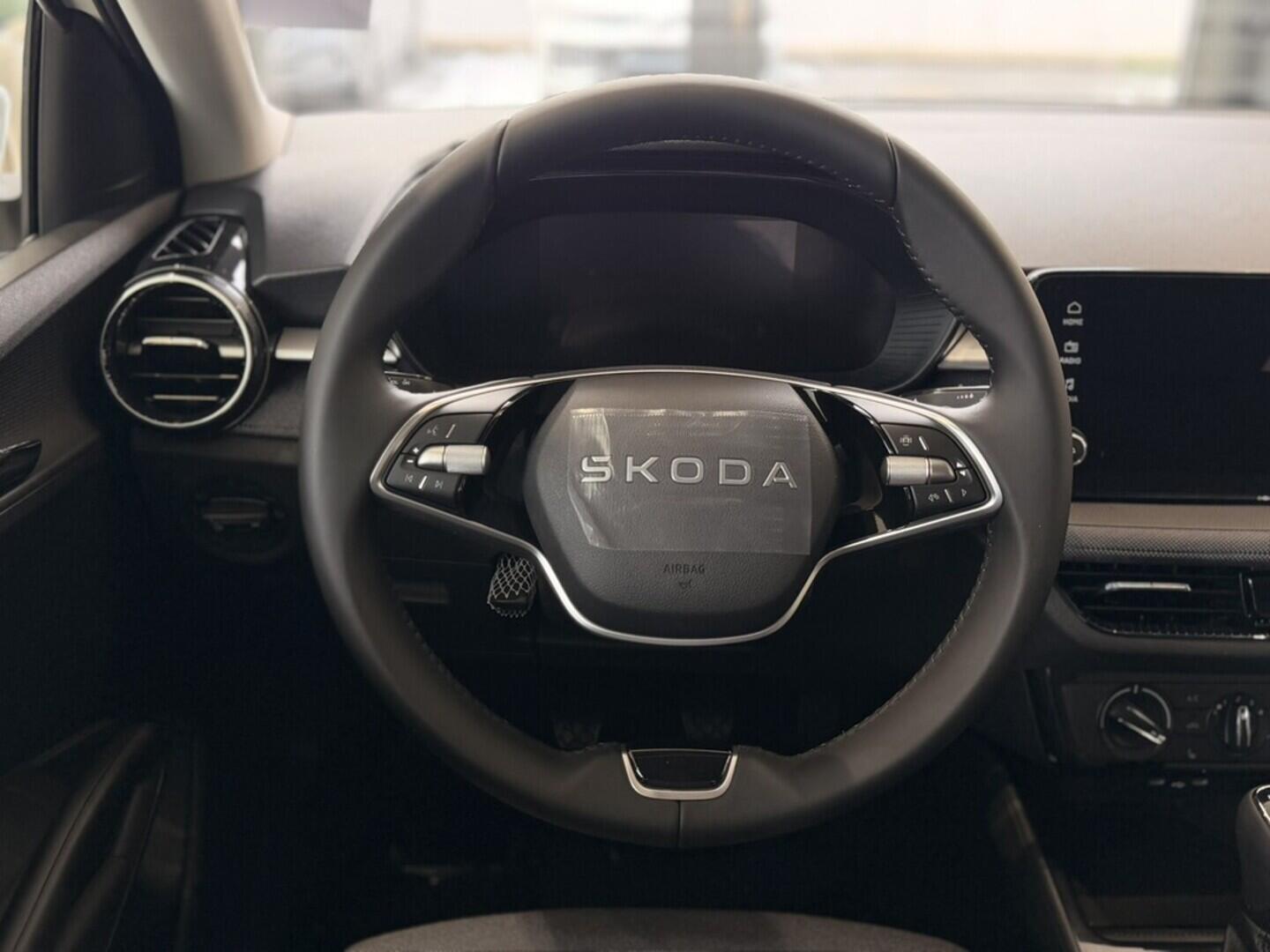 OI11002908_17.webp_Fabia Selection 1.0 MPI 59 kW