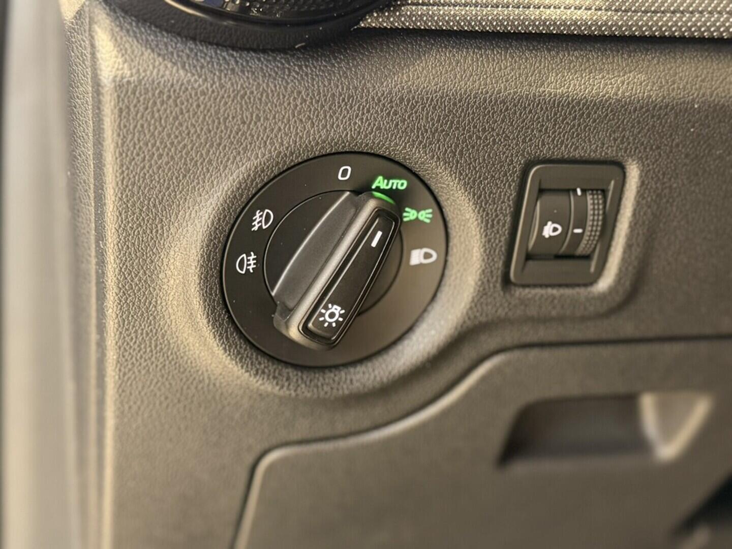 OI11002909_19.webp_Fabia Selection 1.0 MPI 59 kW