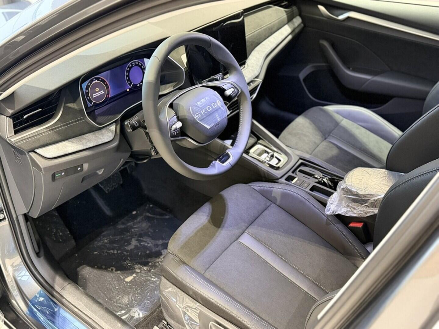 OI11002911_14.webp_Octavia Top Selection 2.0 TDI 110 kW DSG