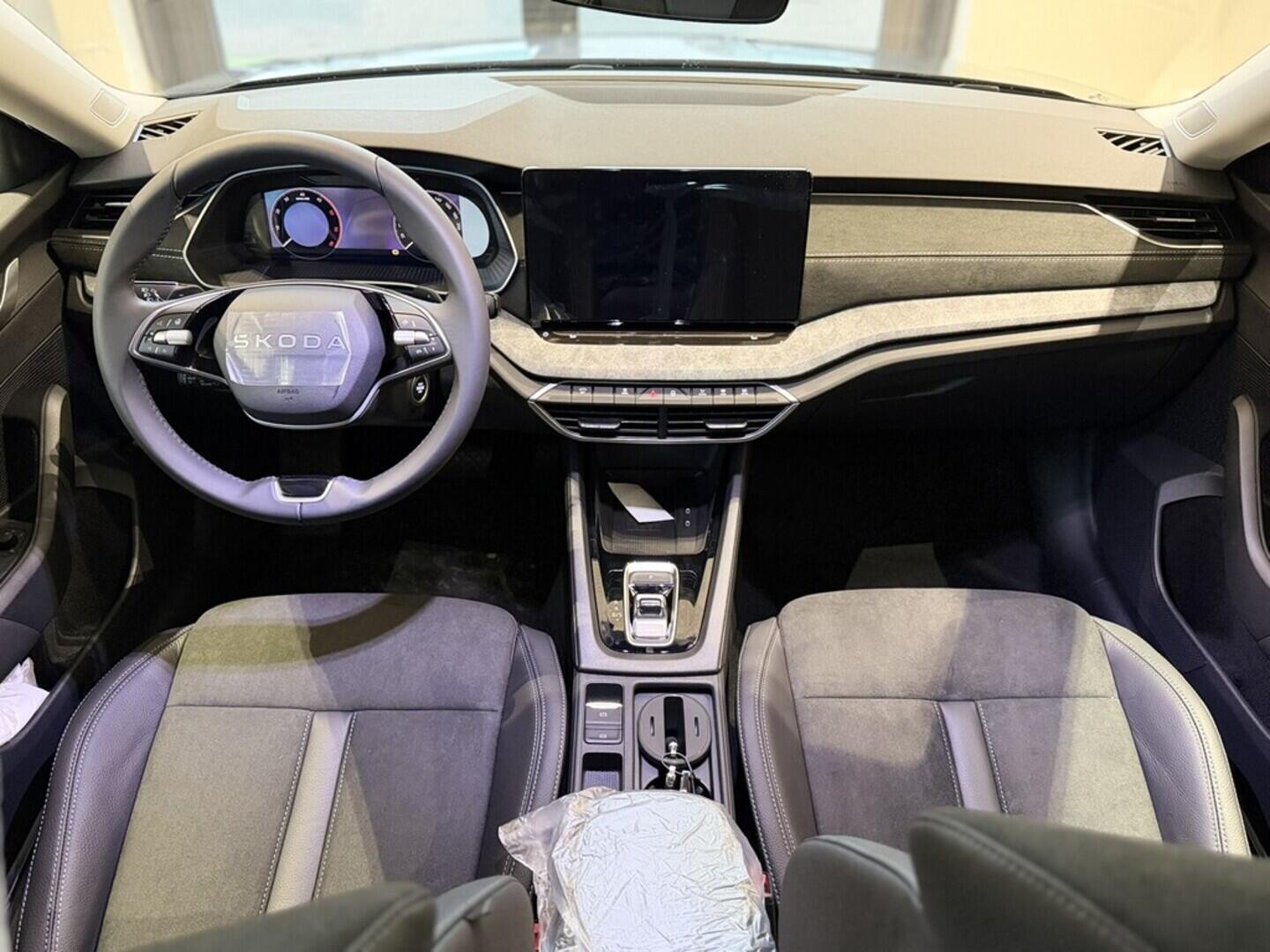 OI11002911_15.webp_Octavia Top Selection 2.0 TDI 110 kW DSG