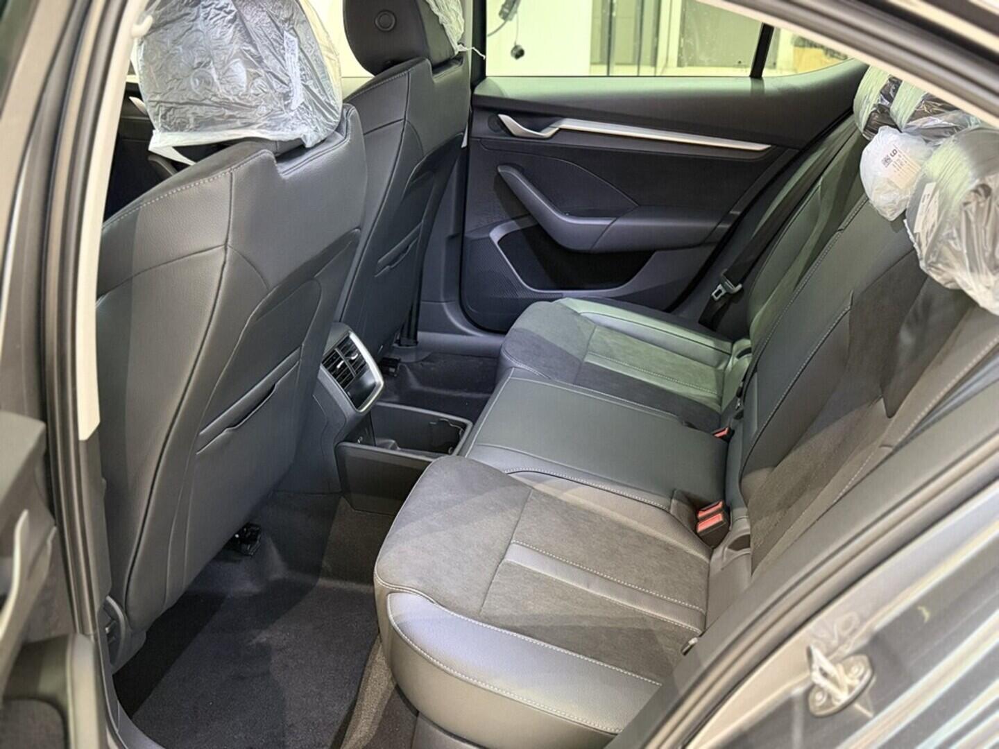 OI11002911_17.webp_Octavia Top Selection 2.0 TDI 110 kW DSG