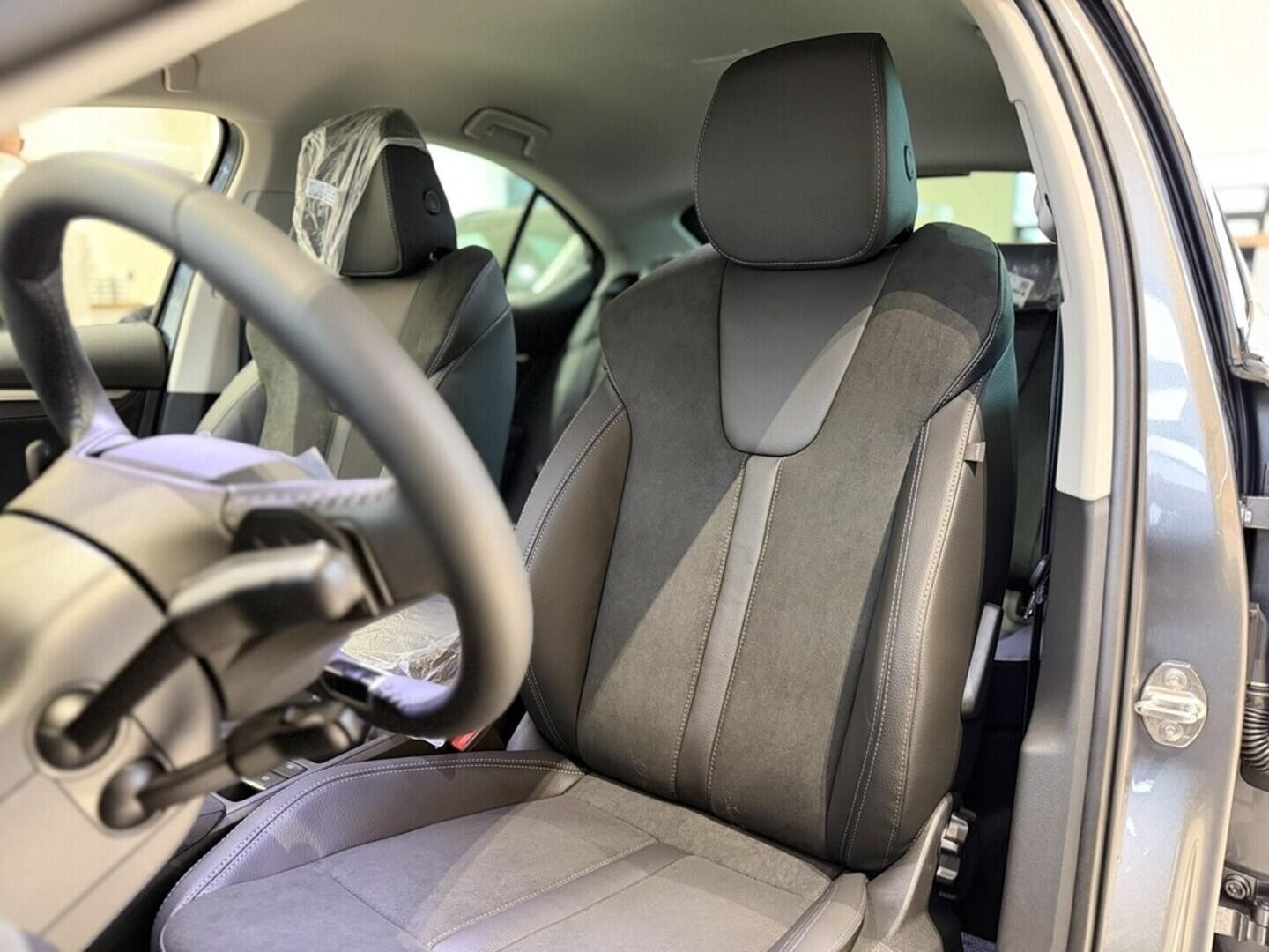 OI11002911_19.webp_Octavia Top Selection 2.0 TDI 110 kW DSG