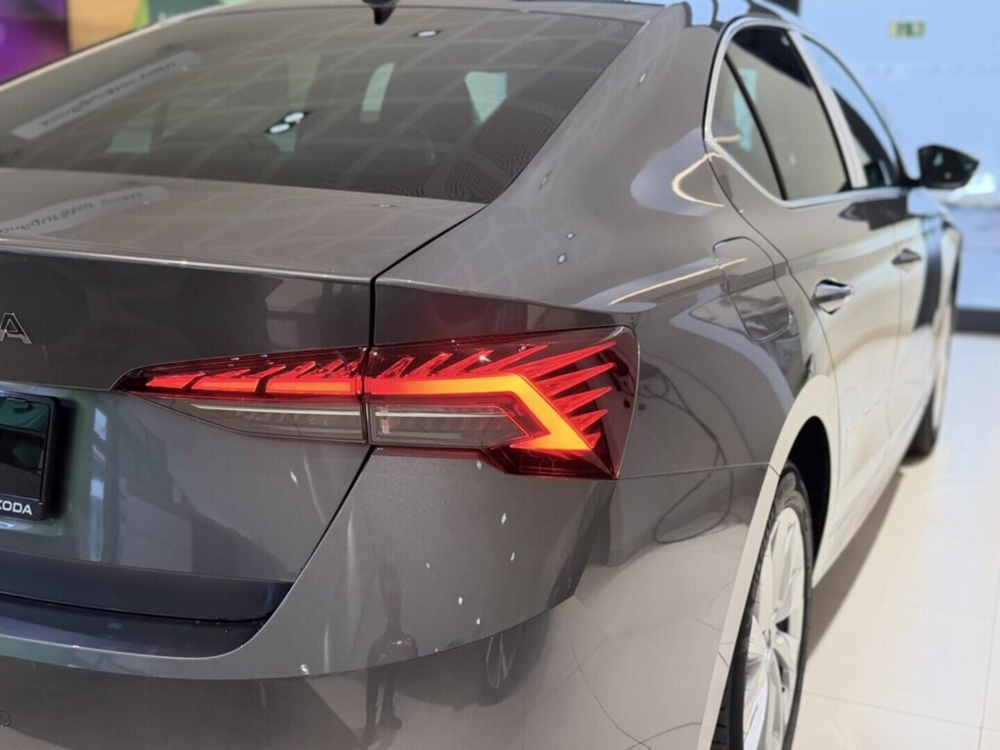 OI11002911_32.webp_Octavia Top Selection 2.0 TDI 110 kW DSG