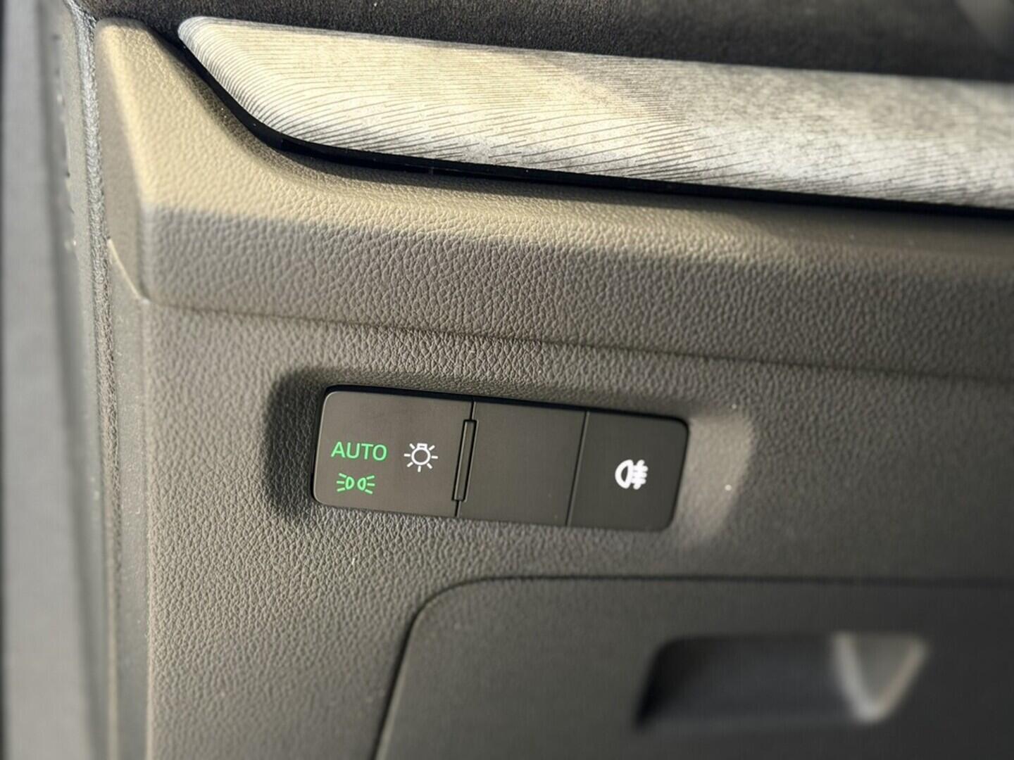 OI11002913_27.webp_Octavia Combi Top Selection 2.0 TDI 110 kW DSG 