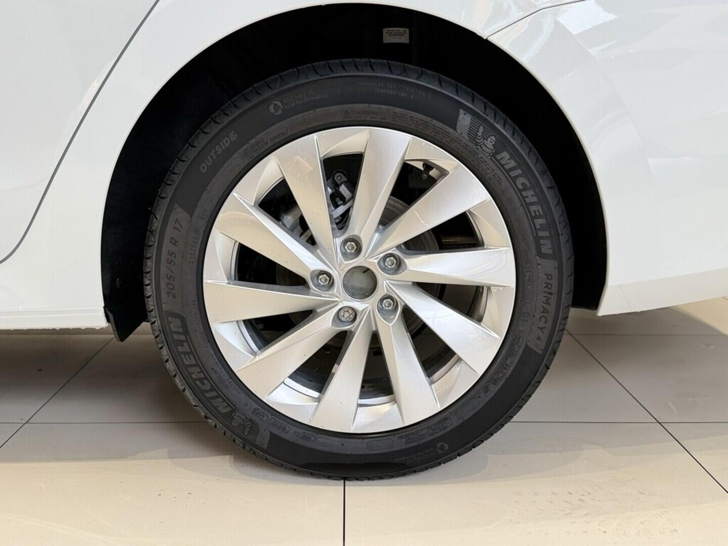 OI11002913_29.webp_Octavia Combi Top Selection 2.0 TDI 110 kW DSG 