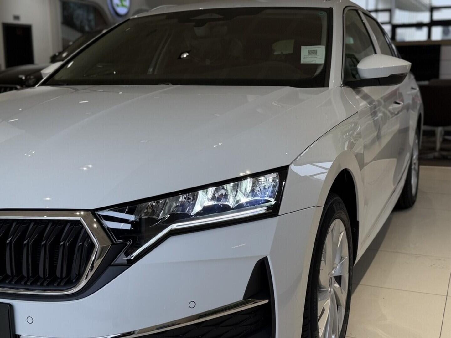 OI11002913_30.webp_Octavia Combi Top Selection 2.0 TDI 110 kW DSG 