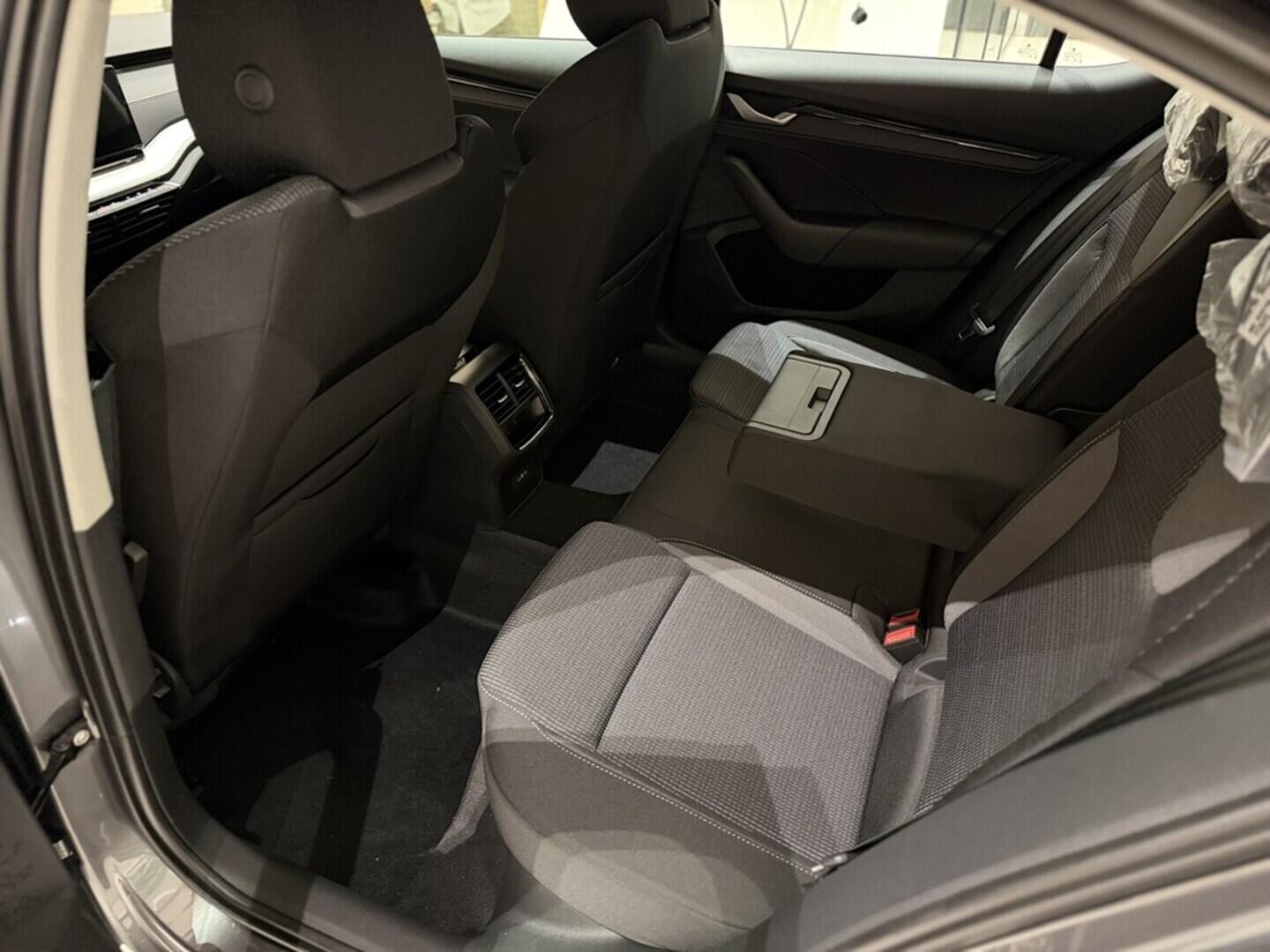 OI11002914_17.webp_Octavia Selection 1.5 TSI 85 kW  