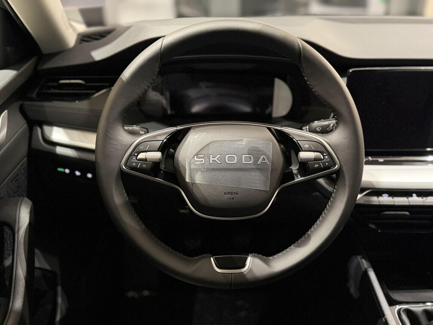 OI11002915_16.webp_Octavia Selection 1.5 TSI 85 kW  